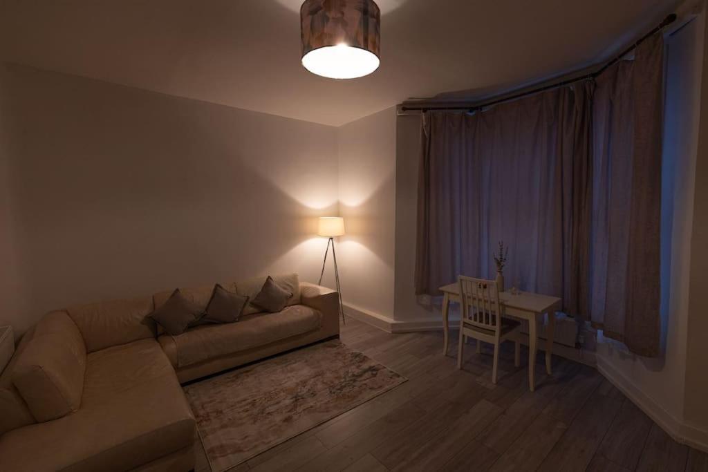 The Chelsea - 2 Bed Haven Apartamento Londres