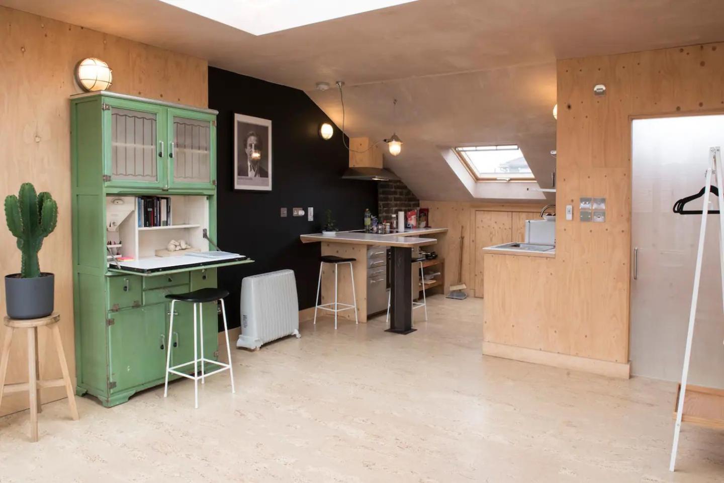 Stunning Loft In Brixton, *