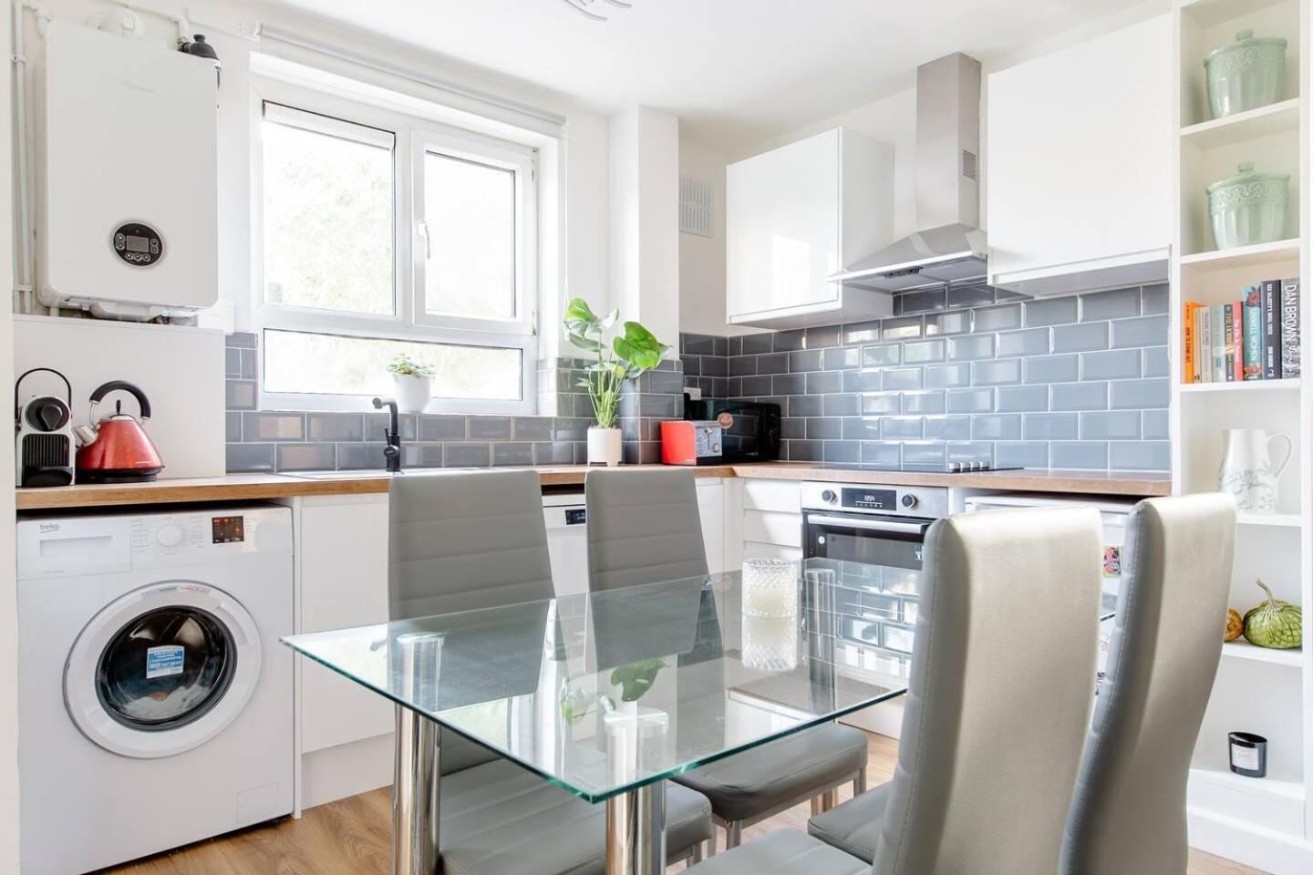 *brand New 1 Bedroom Flat In London* Apartment