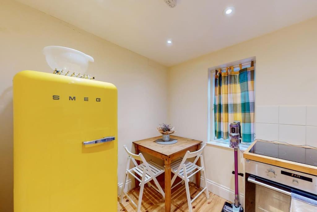 Cozy 1 Bedroom Flat In Walham Green *