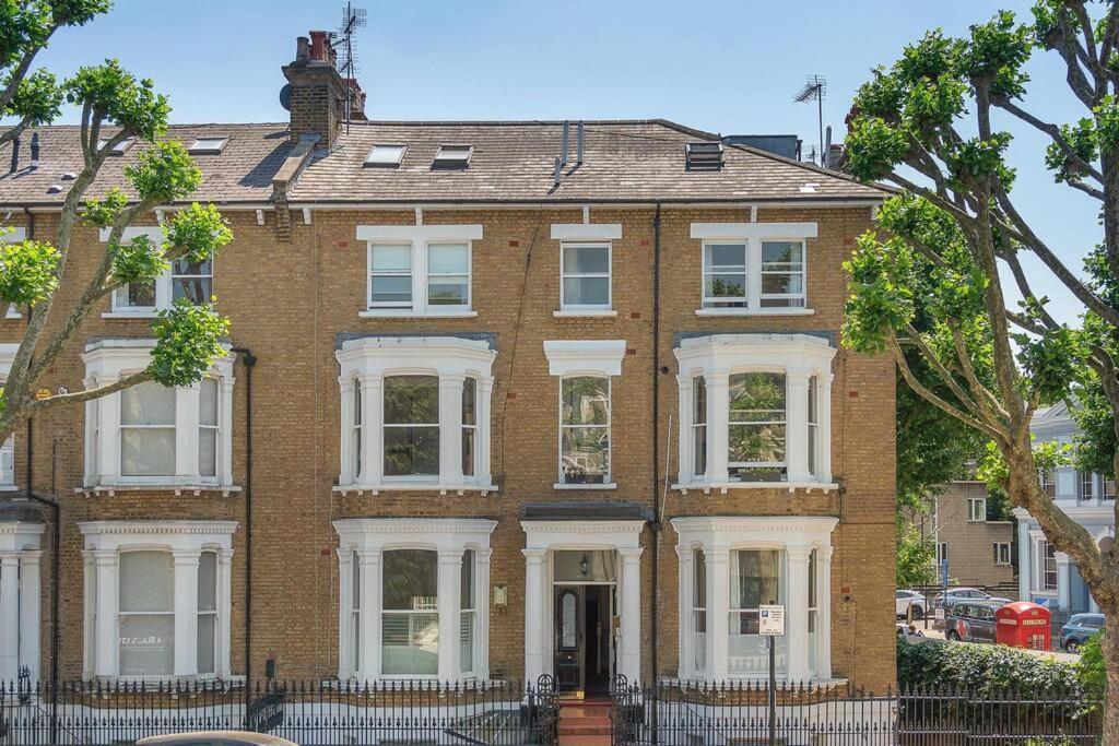 Superb Two Bedroom Flat In Little Venice Apartment London