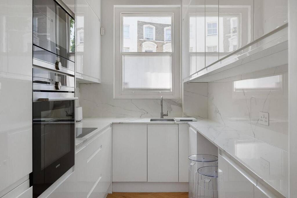 Superb Two Bedroom Flat In Little Venice Apartment *