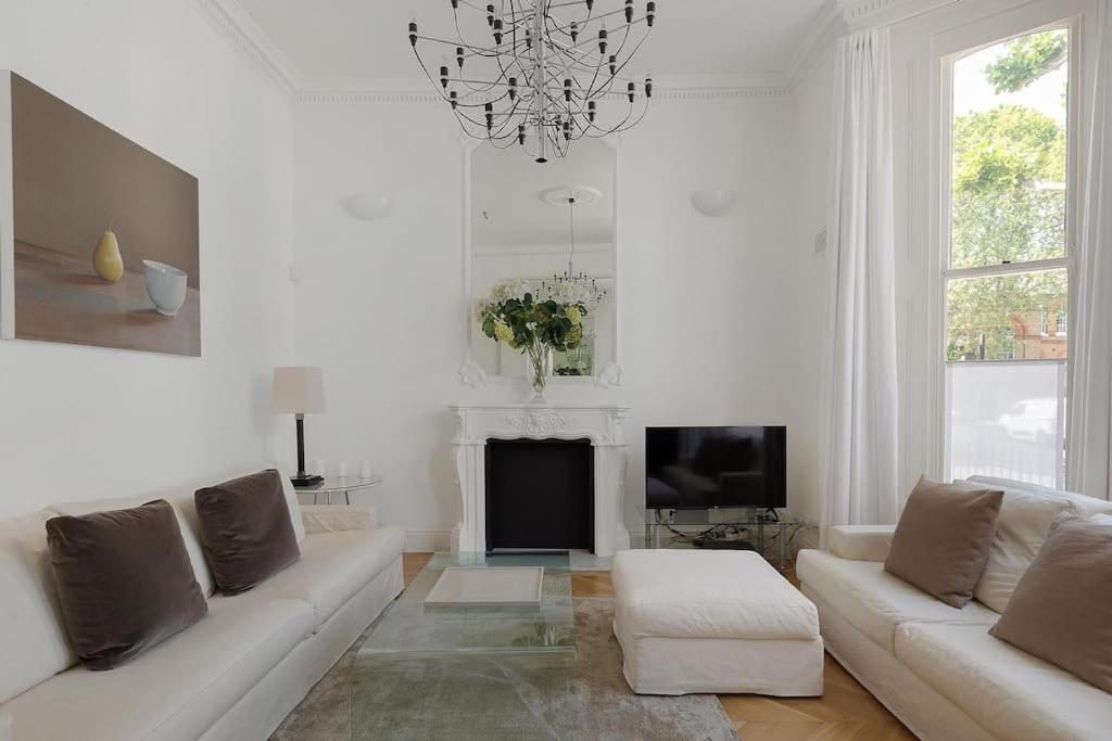 Superb Two Bedroom Flat In Little Venice *