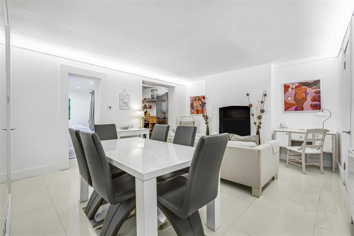 Earls Court Spacious *