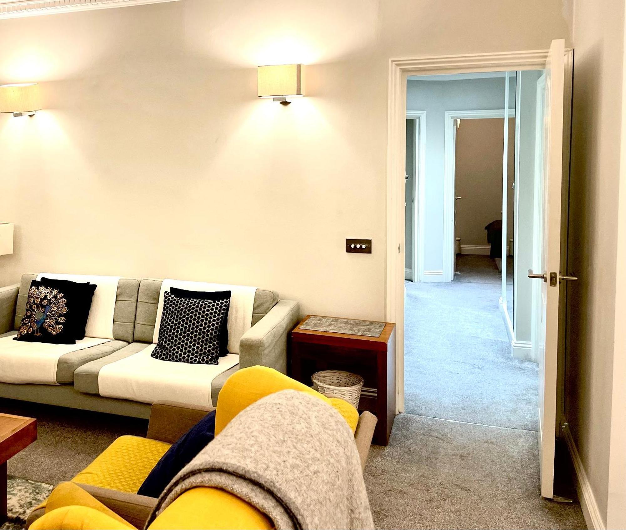 Beaufort Gardens In Knightsbridge Apartment *