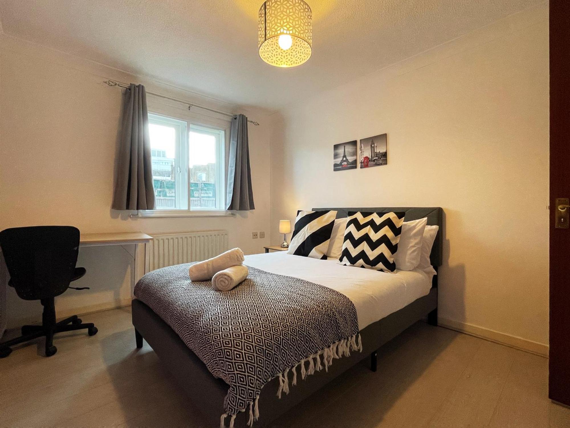 Rebecca Place At Whitechapel - 2 Double Beds, 1 Sofa Bed, Max 5 People Apartment London