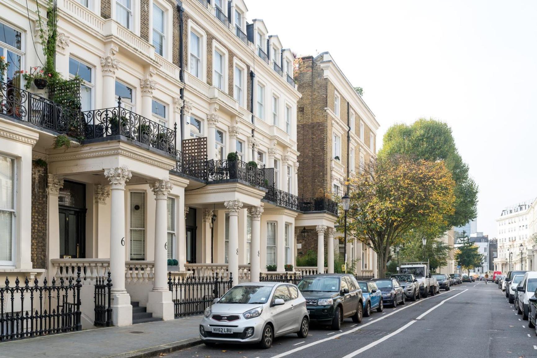 Pleasant Earl's Court Near Hyde Park By Underthedoormat London