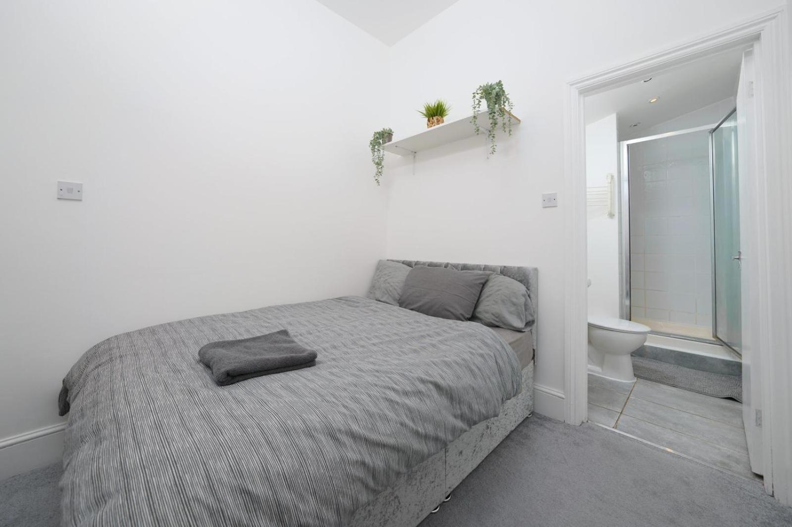 Modern 4-bedroom In Fulham, Apartamento Londres