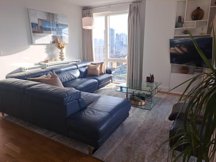Cozy Double With Large En Near Canary Wharf With Amazing Views In A Shared * London