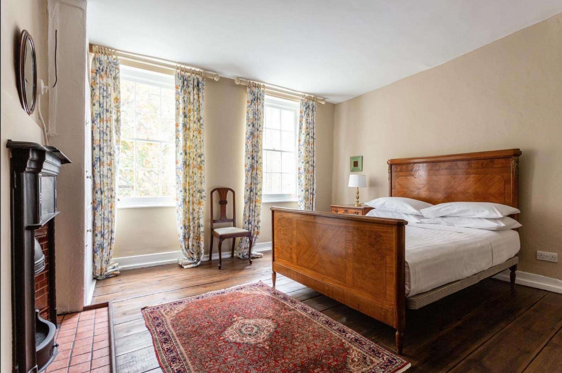 The Hearts Of Old 3 Bedroom In The West End