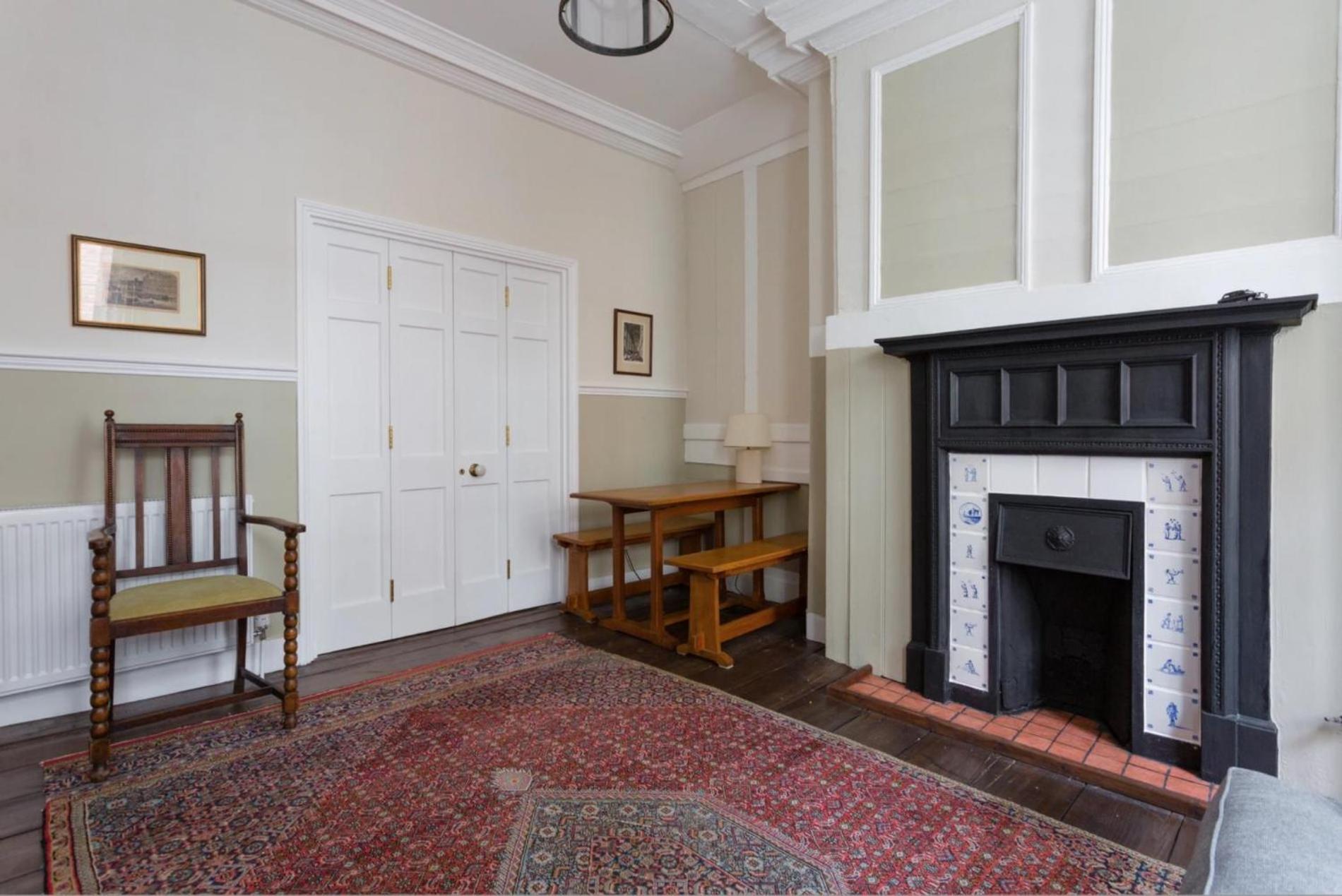 The Hearts Of Old 3 Bedroom In The West End Apartment