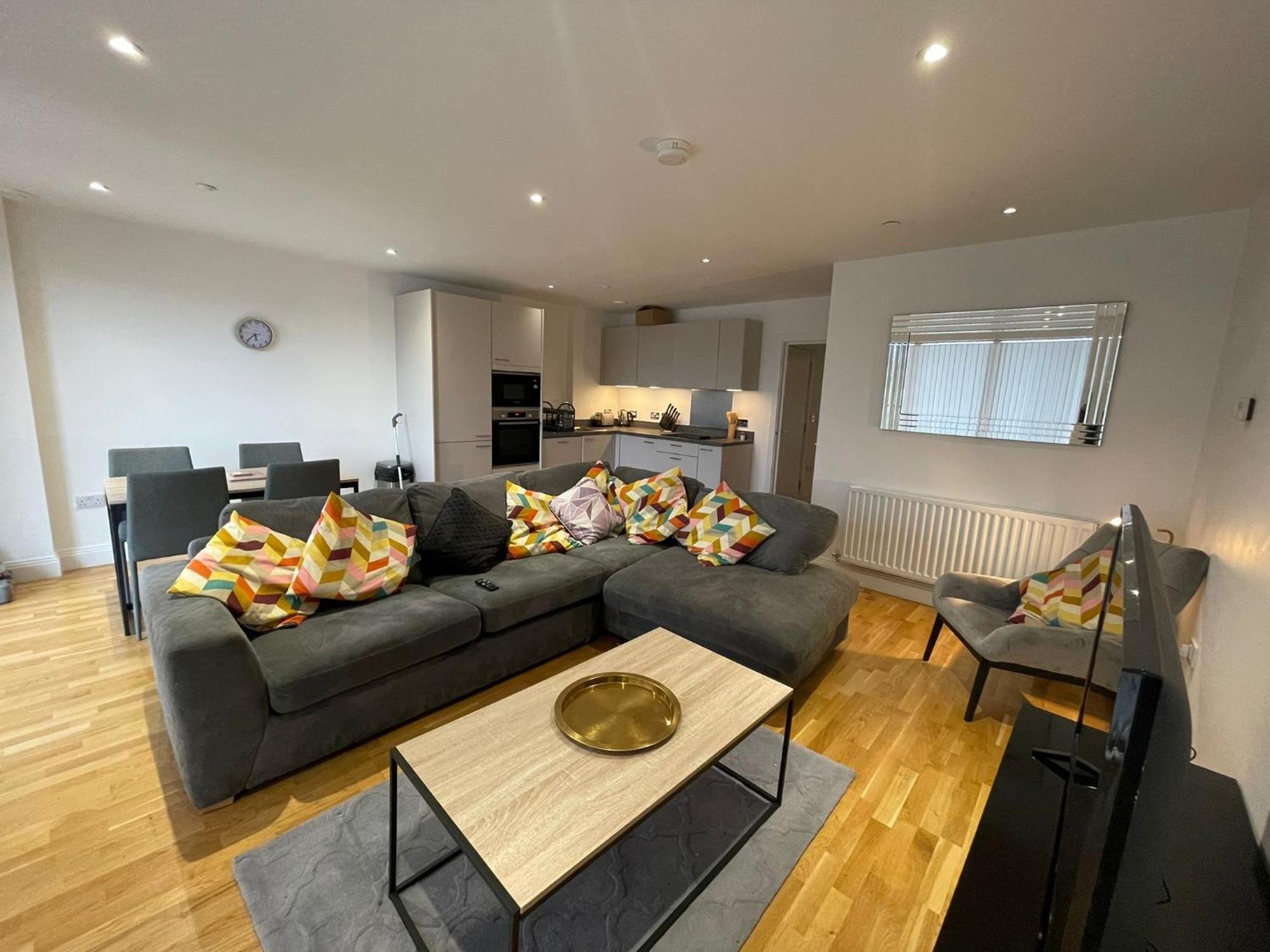Apartment Lovely 2 Bedroom London