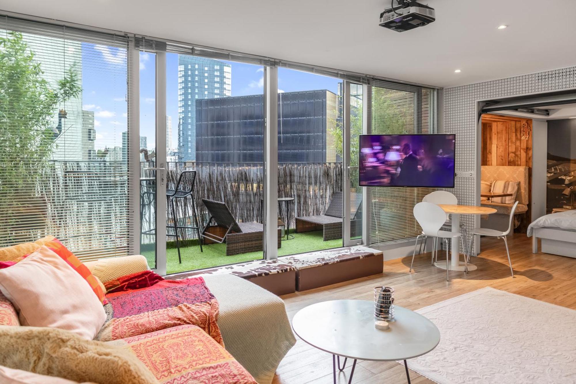 Pyjamagetaways Apartment