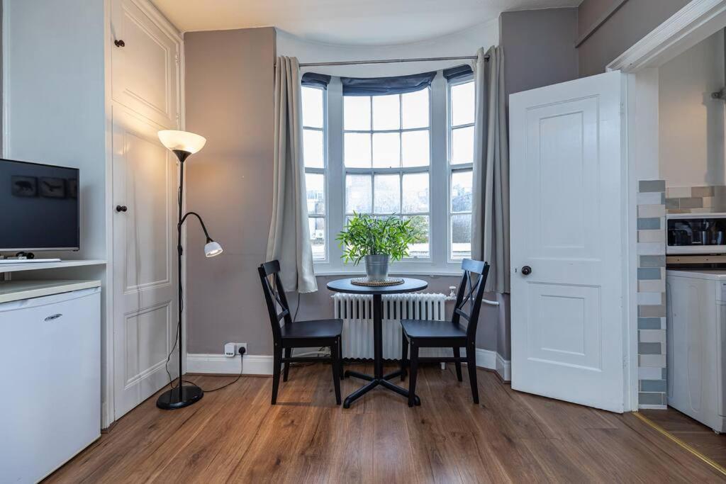 Modern Next To Hyde Park * London