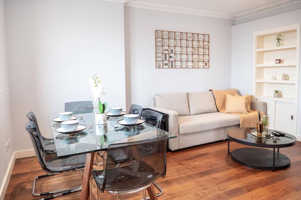Stunning Views Modern Decor Flat In Kensington London