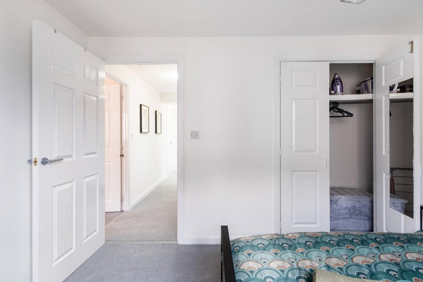 Live The Wembley Buzz! Stylish Flat Near Station & Amenities London
