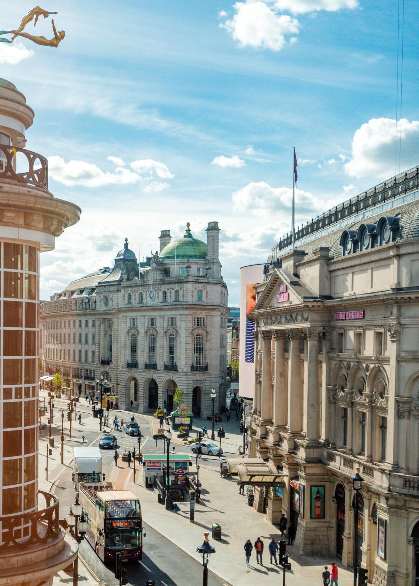 Welcome Piccadilly Circus *
