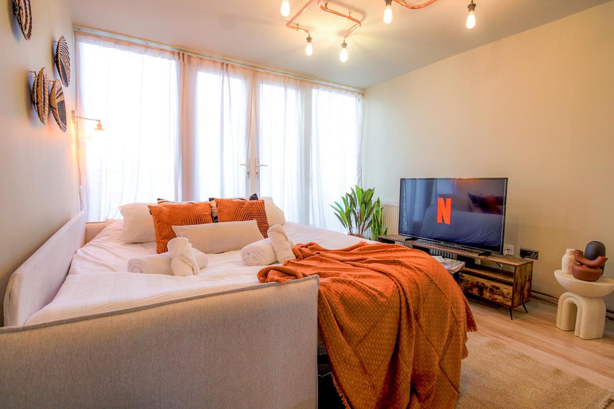 Apartment 2 Bedrooms Close To Limehouse Station