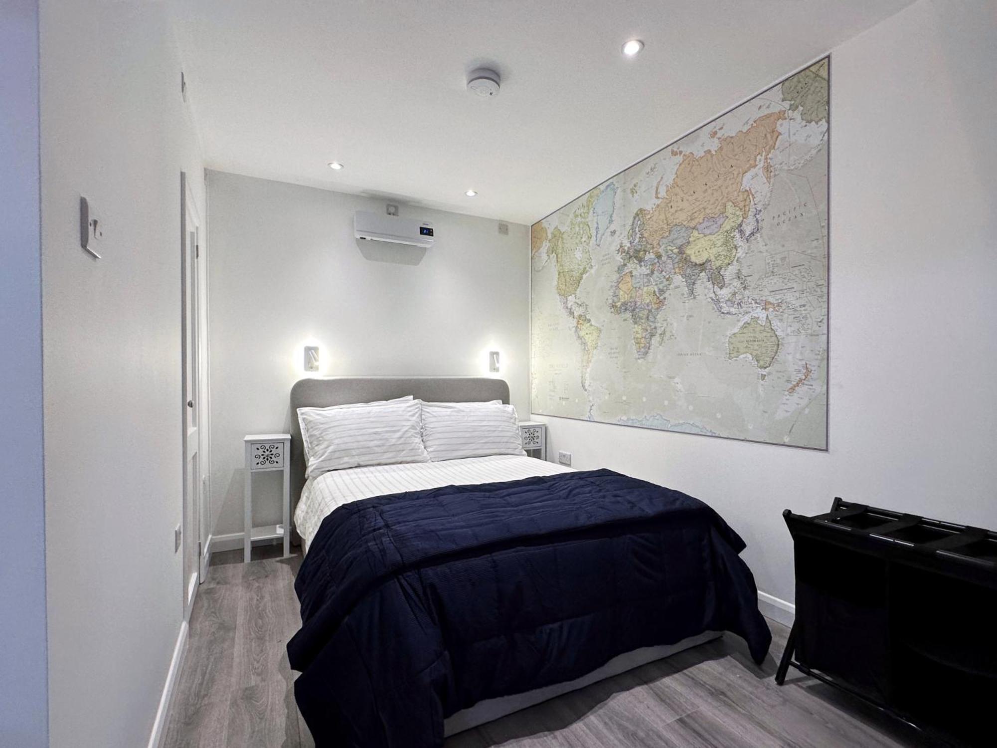 Apartment Kensington Studio Hosted By Airoperate Near Notting Hill - 1 Double Bed , 1 Sofa Bed, Ground Floor Via Private Entrance