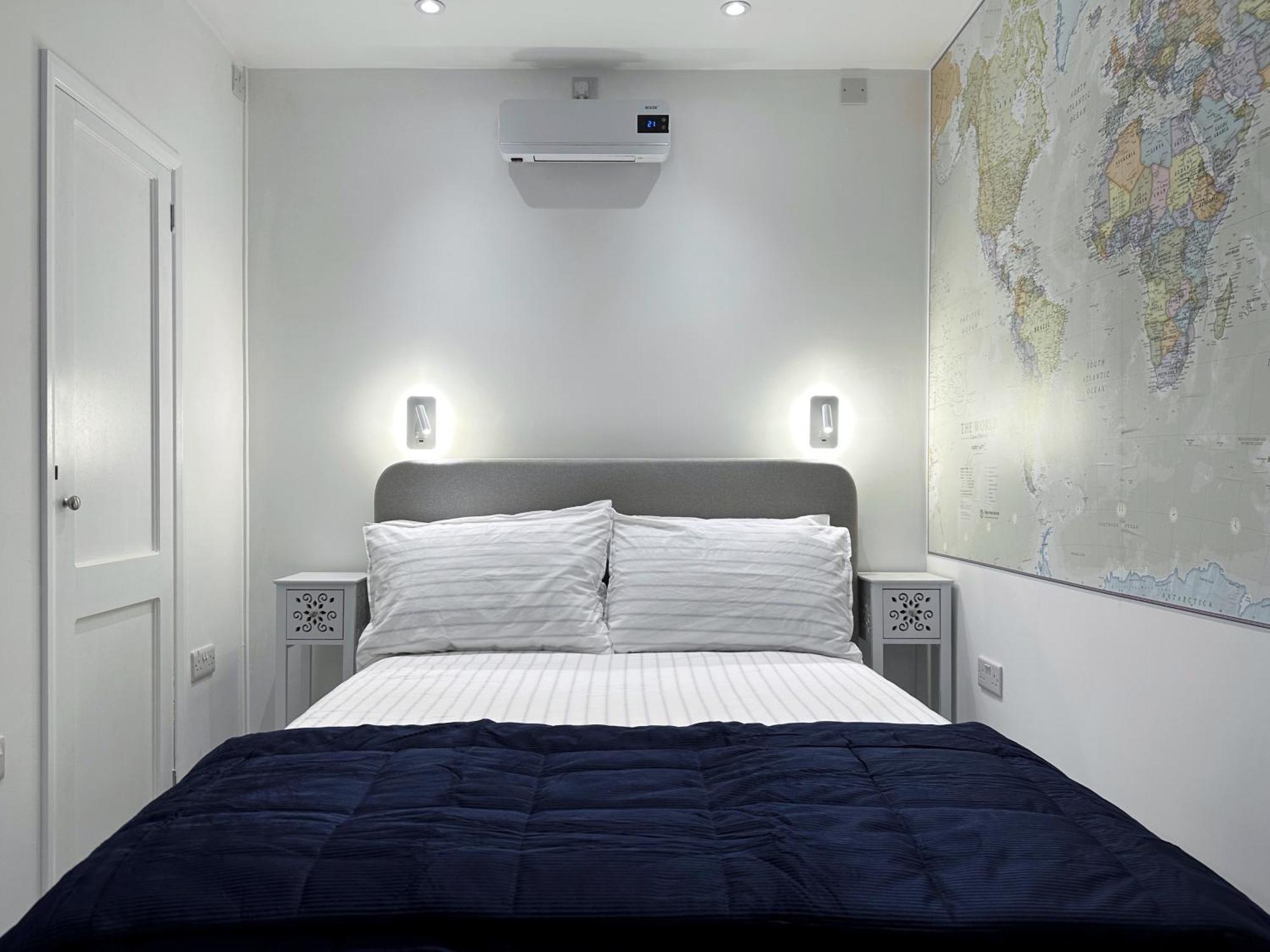 Kensington Studio Hosted By Airoperate Near Notting Hill - 1 Double Bed , 1 Sofa Bed, Ground Floor Via Private Entrance