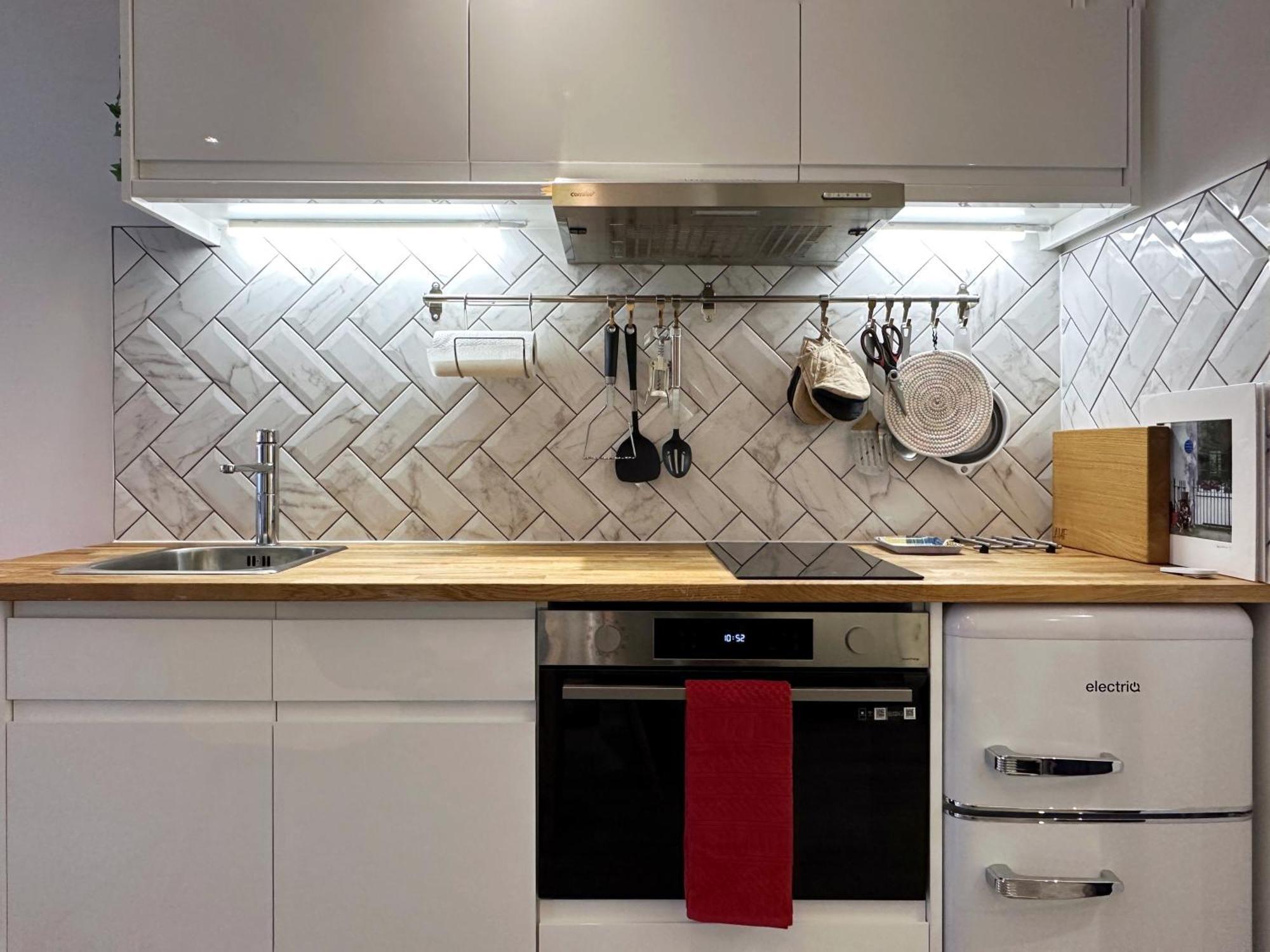 Kensington Studio Hosted By Airoperate Near Notting Hill - 1 Double Bed , 1 Sofa Bed, Ground Floor Via Private Entrance London
