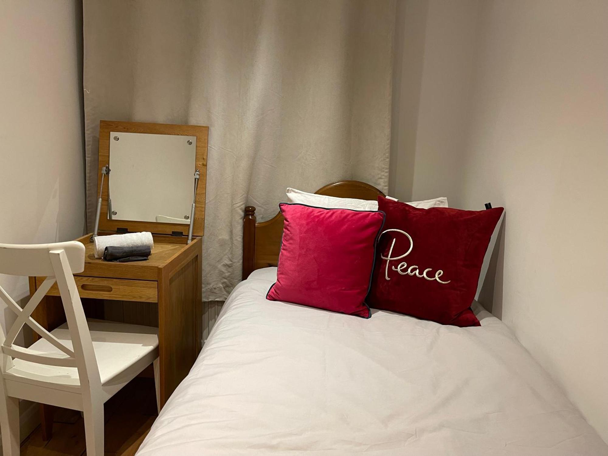 Villa Luxury 4 Bedroom House With 4 Bathrooms - Elizabeth Line & Acton Stations At Walking Distance London