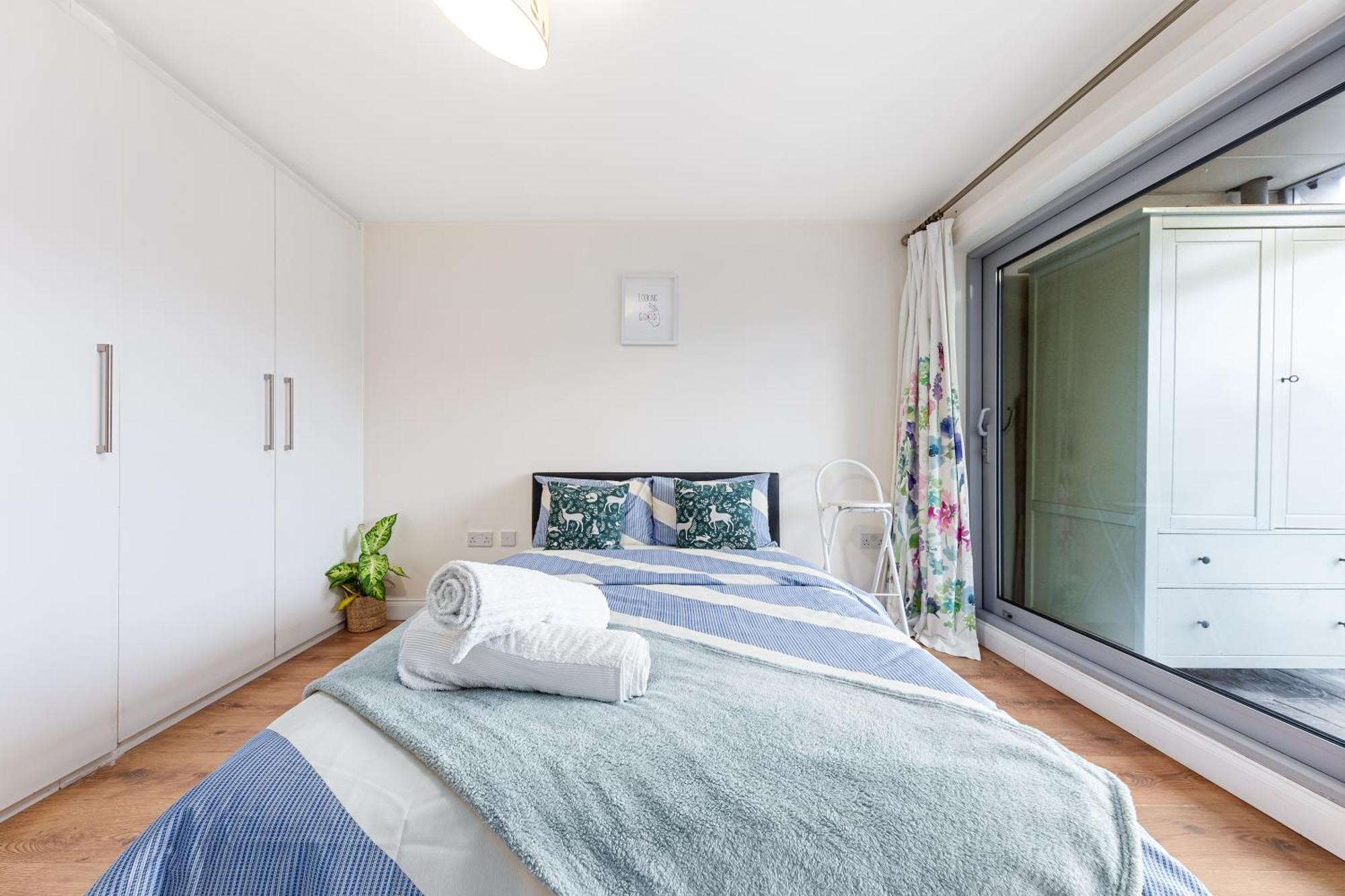 Modern Spacious 1 Bedroom Flat In Camden *