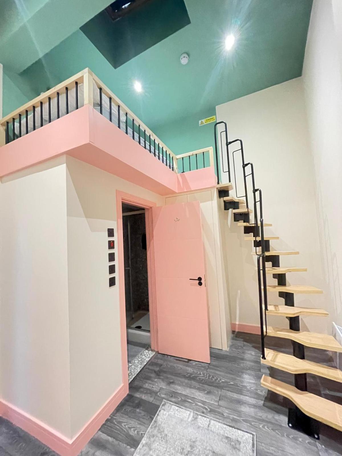 Cozy En-suite Loft In Trendy Local * London