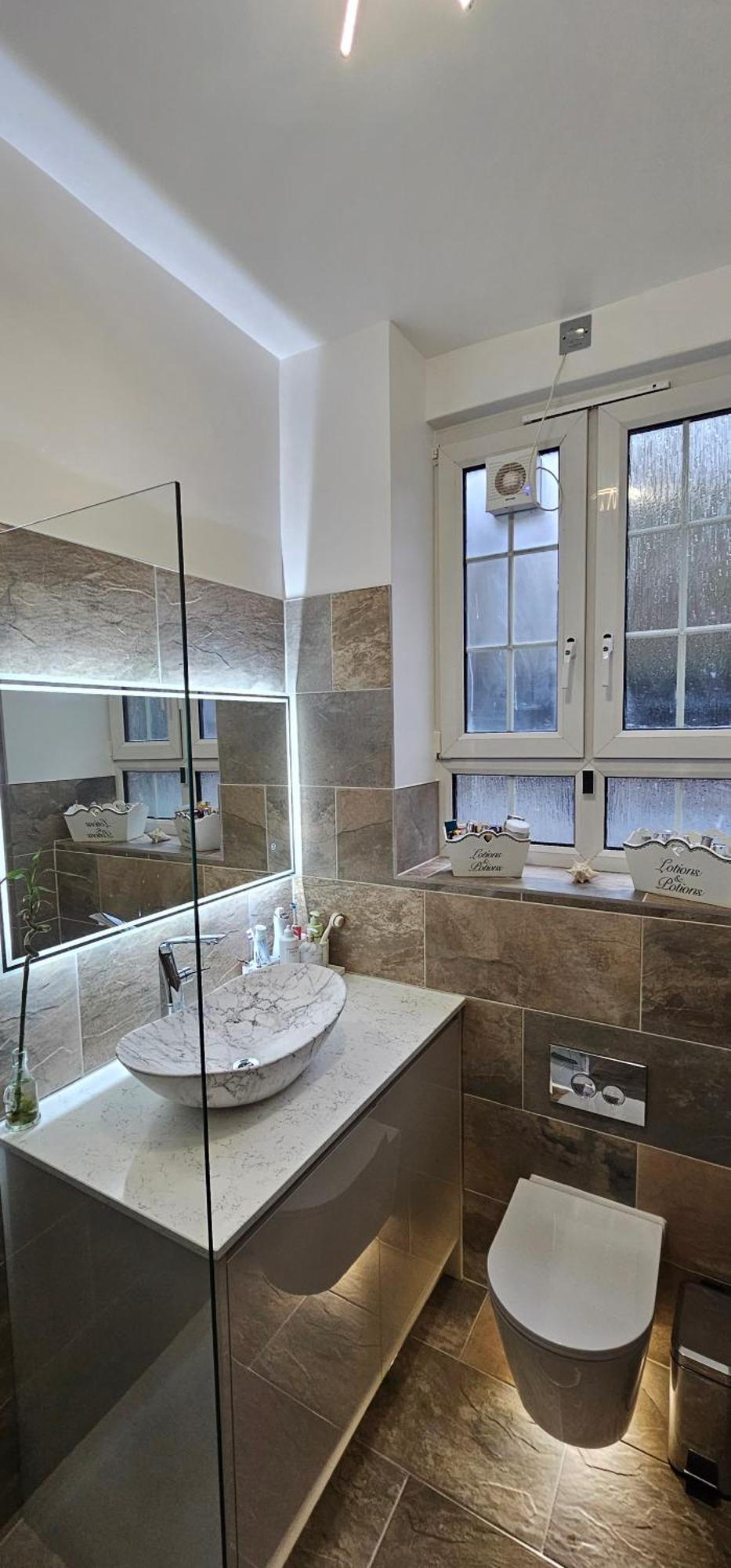 Tower Bridge Spacious King Bedroom With Extra Large Windows Homestay London