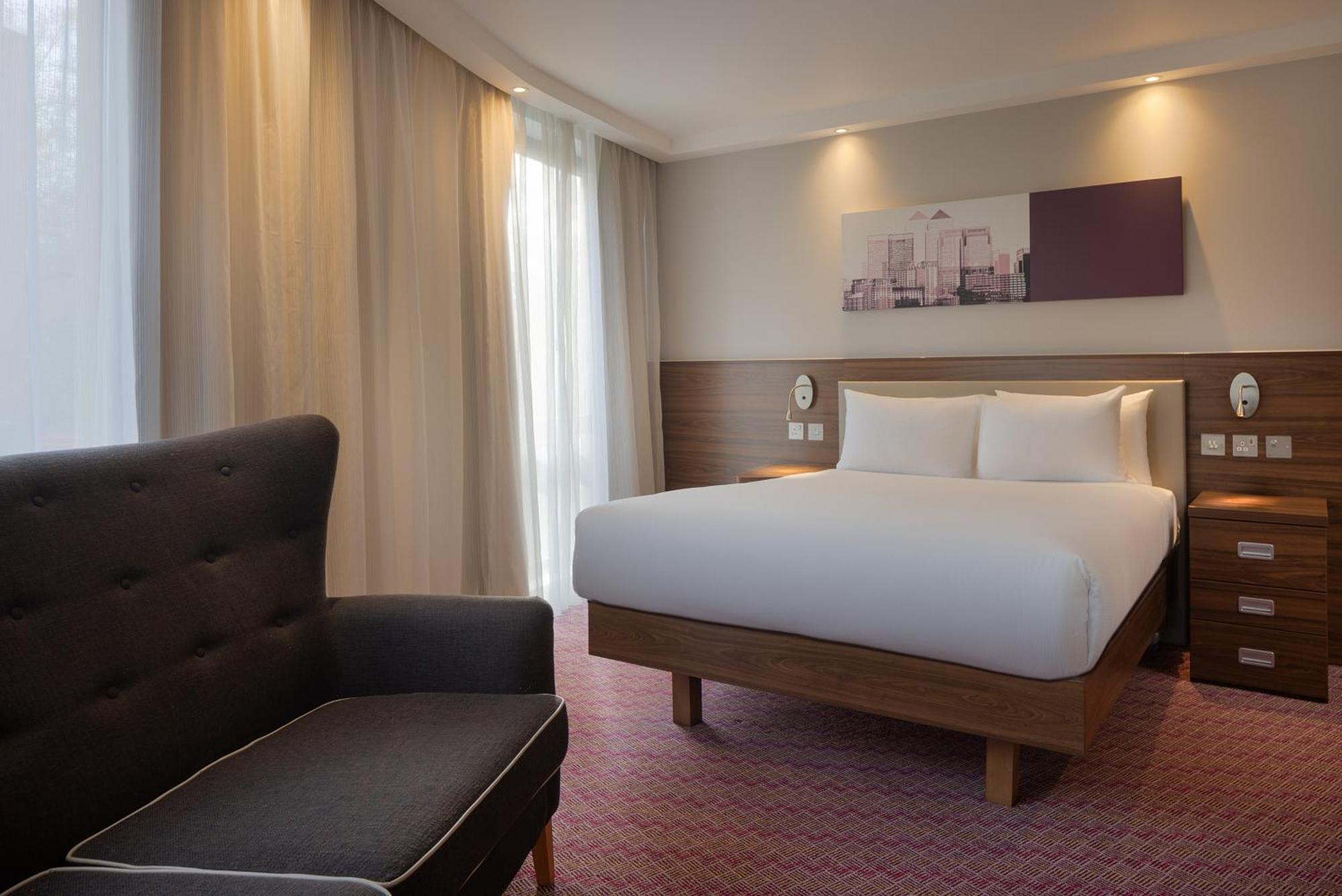 Hampton By Hilton Waterloo Hotel London