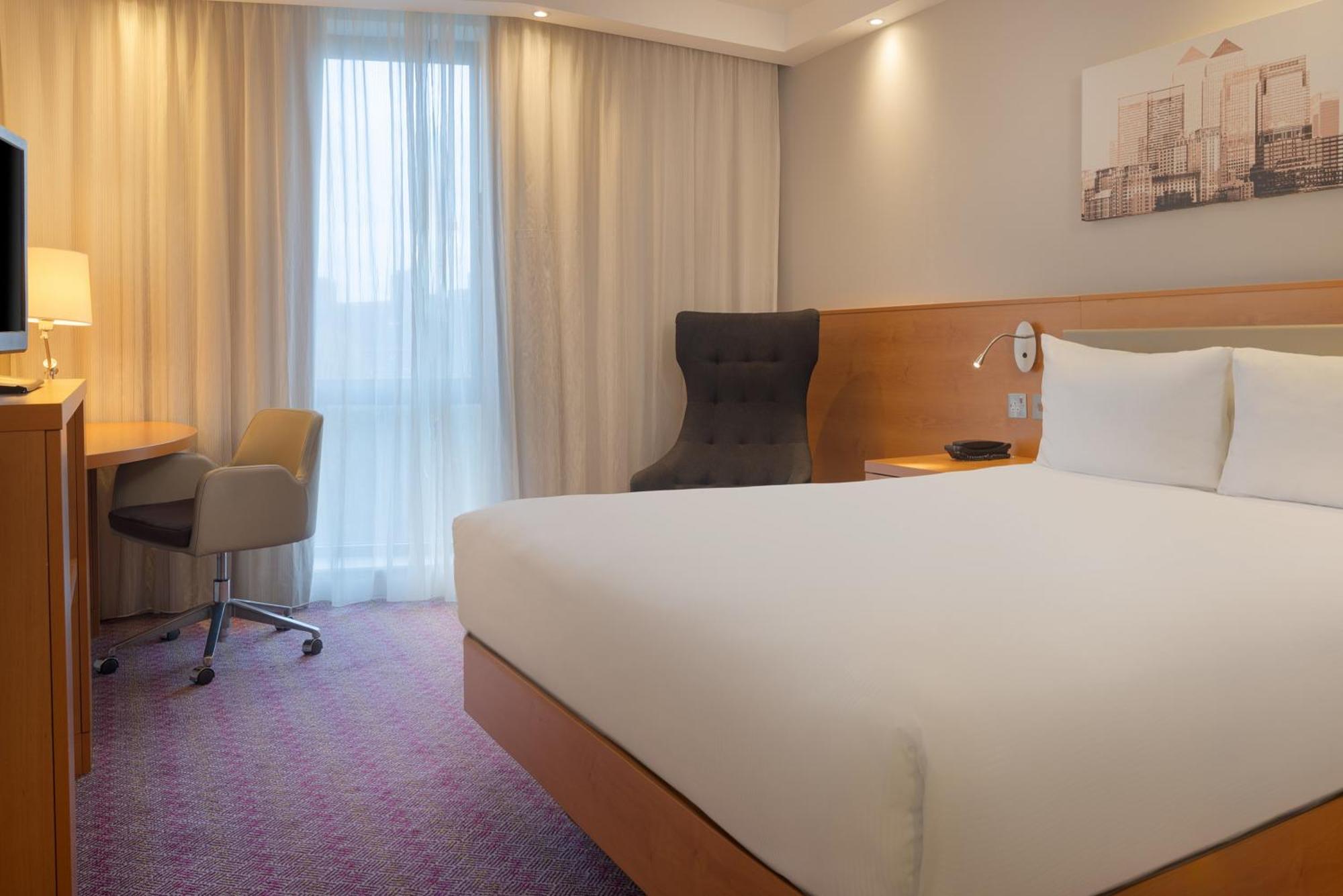 Hampton By Hilton Waterloo Hotel London