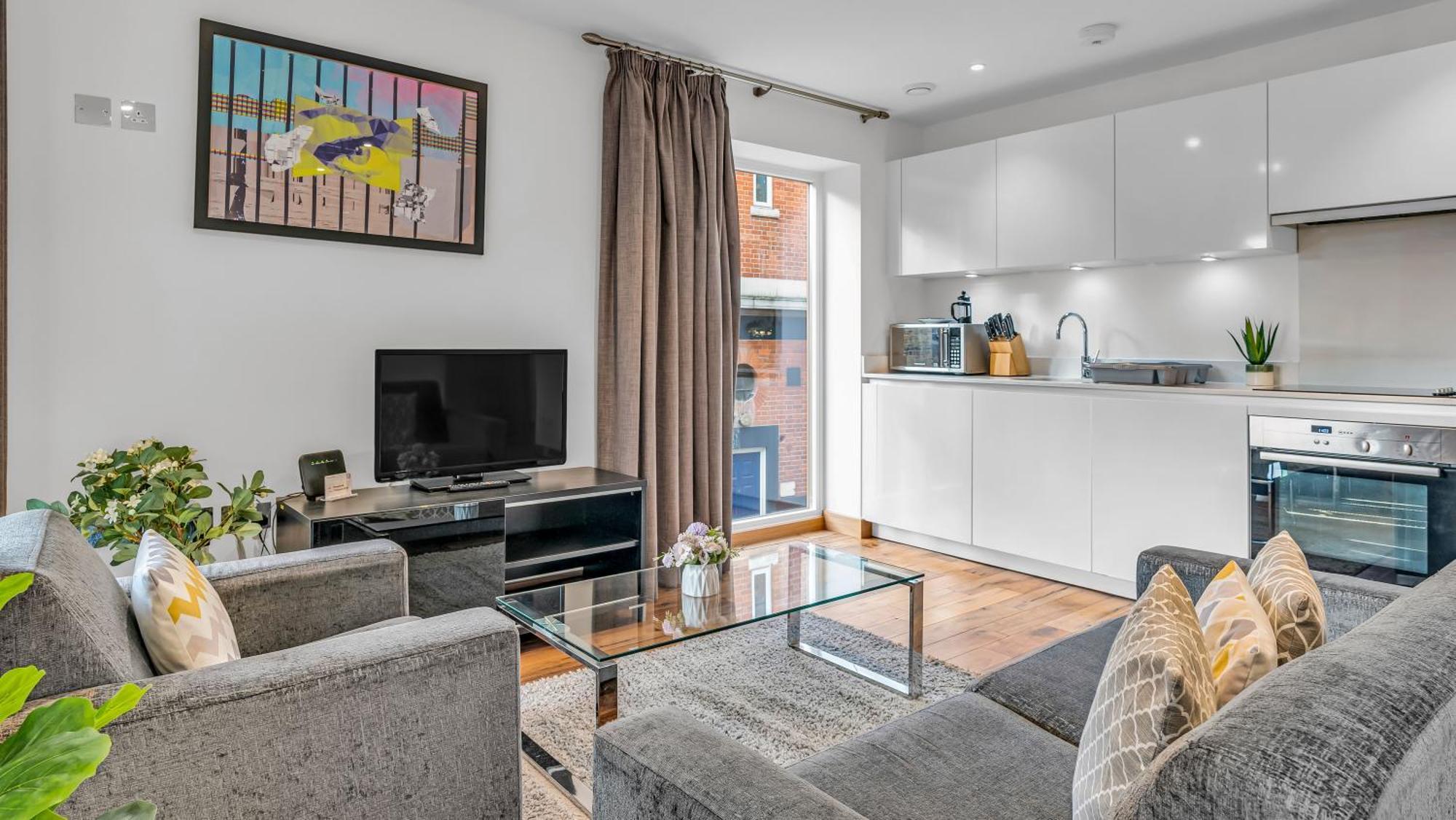Modern Close To Colombia Road Market