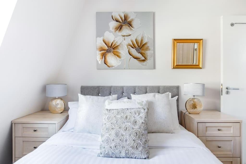 Comfortable 4 Bed Mews Town House Near Hyde Park Holiday home *