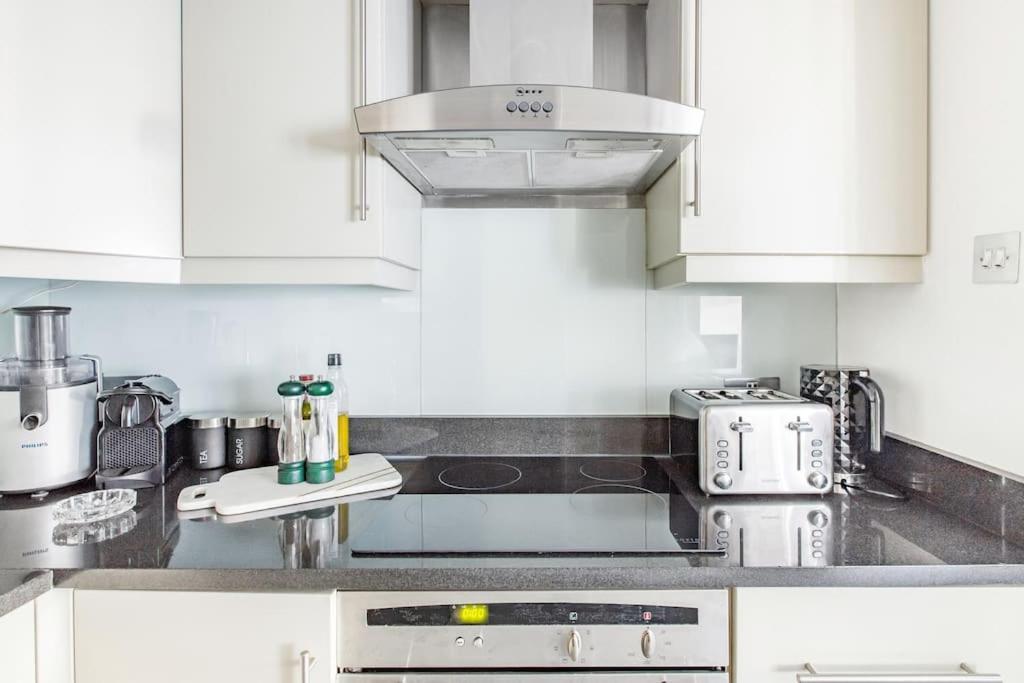 Comfortable 4 Bed Mews Town House Near Hyde Park * London