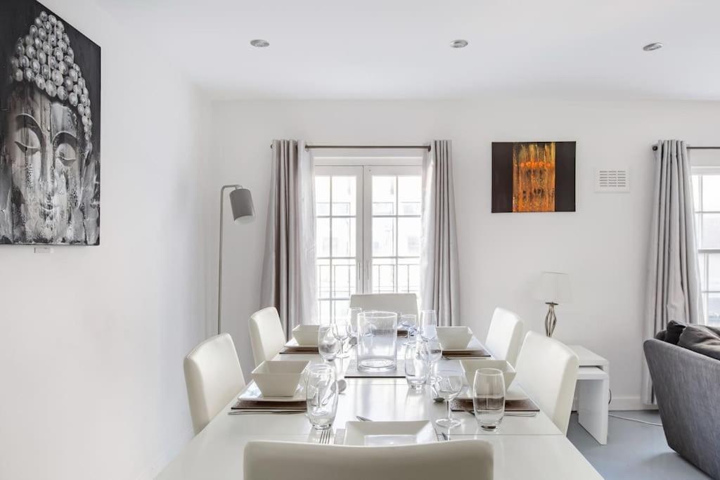 Comfortable 4 Bed Mews Town House Near Hyde Park *