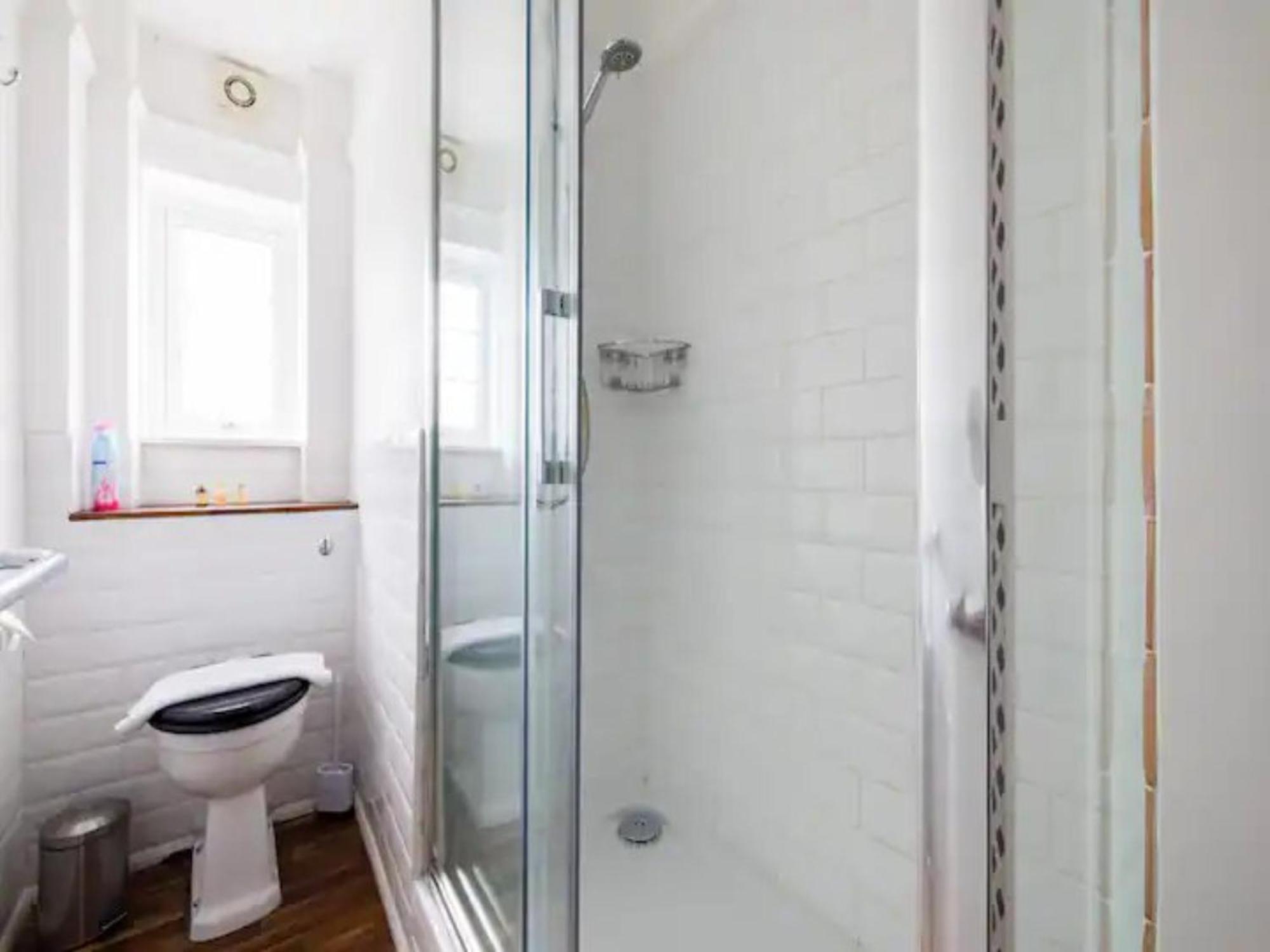 Pass The Keys Spacious And 2 Bedroom Flat In Chelsea Apartment London