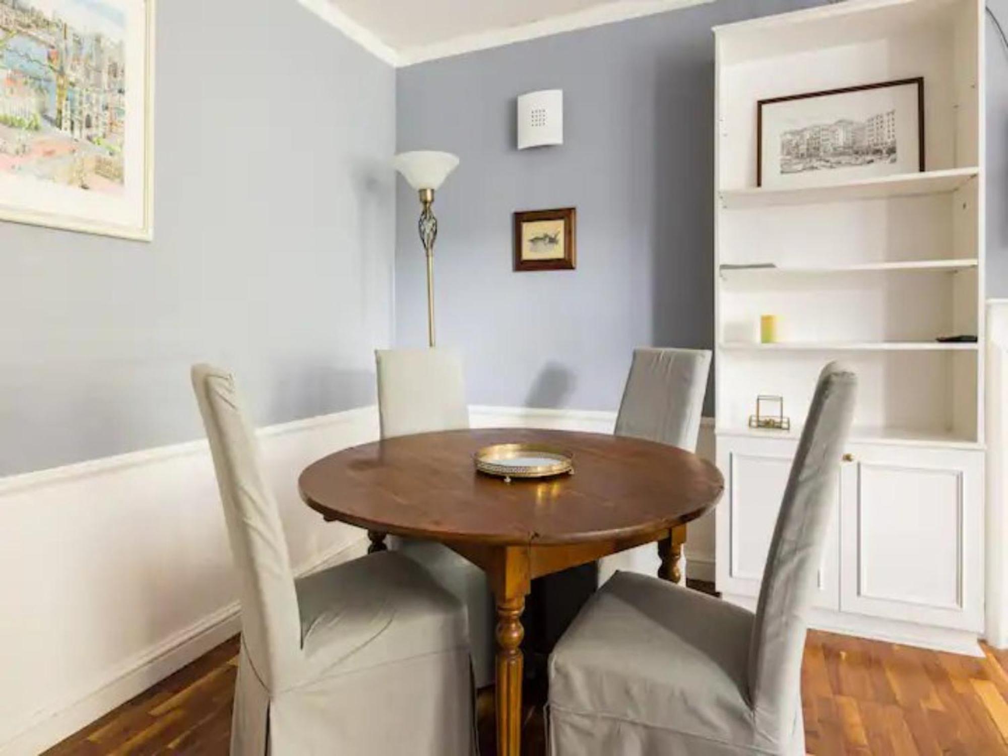 Pass The Keys Spacious And 2 Bedroom Flat In Chelsea