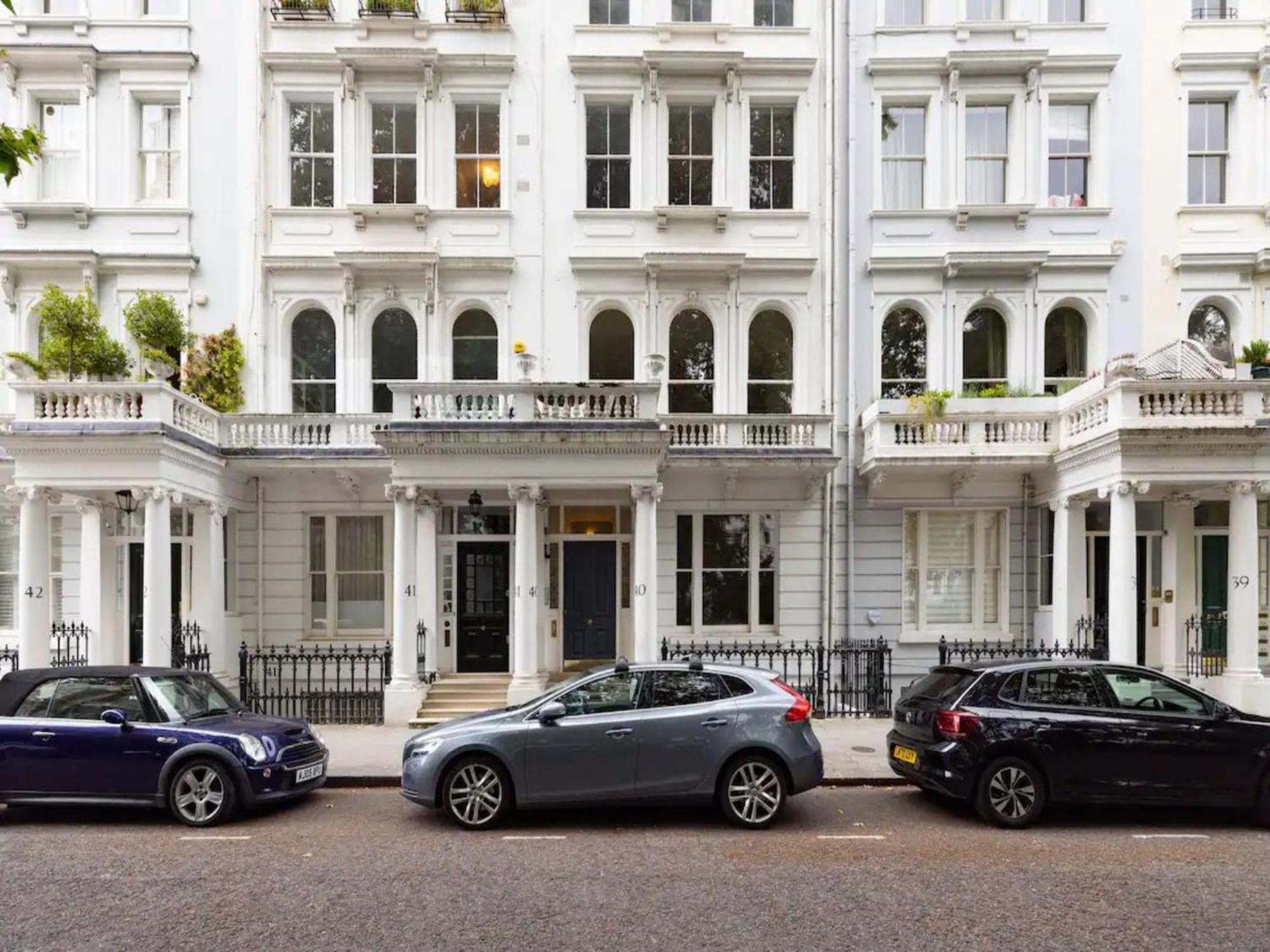 Pass The Keys Spacious And 2 Bedroom Flat In Chelsea *