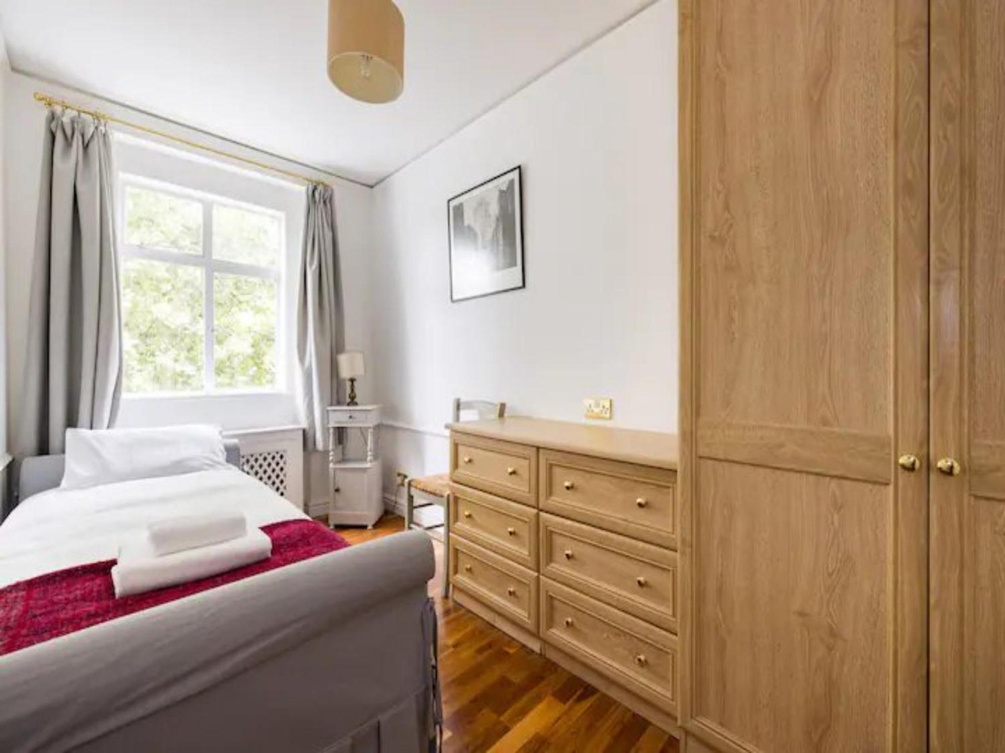 Apartment Pass The Keys Spacious And 2 Bedroom Flat In Chelsea London