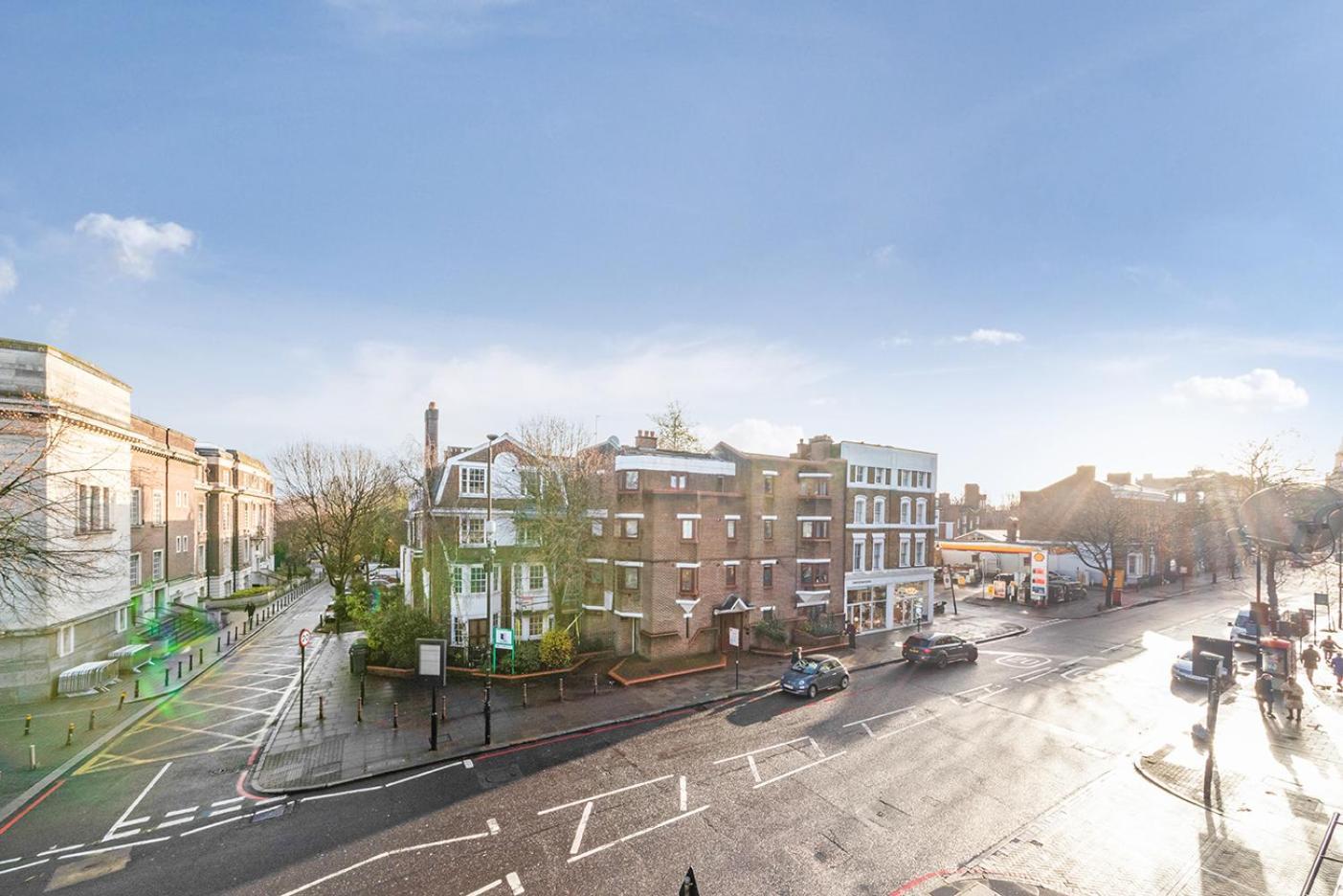 Apartment Modernised 1 And 2 Bedrooms Option Terrace And Balcony High Street *