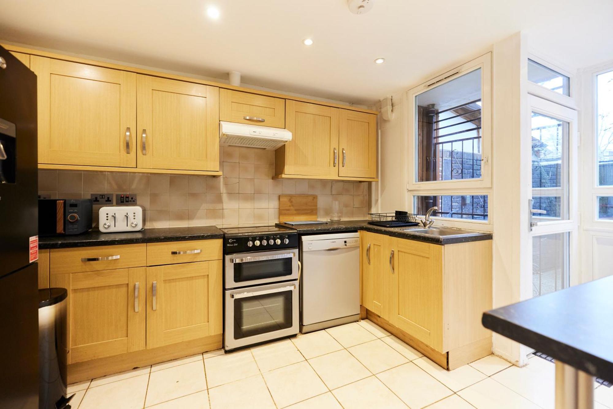 The Kennington Park Crib - Lovely 2bdr Flat With Garden Apartamento