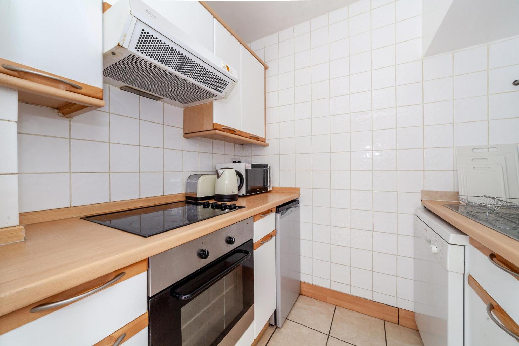 Shiny 1br Flat In Fitzrovia, 2 Min To Tube * London