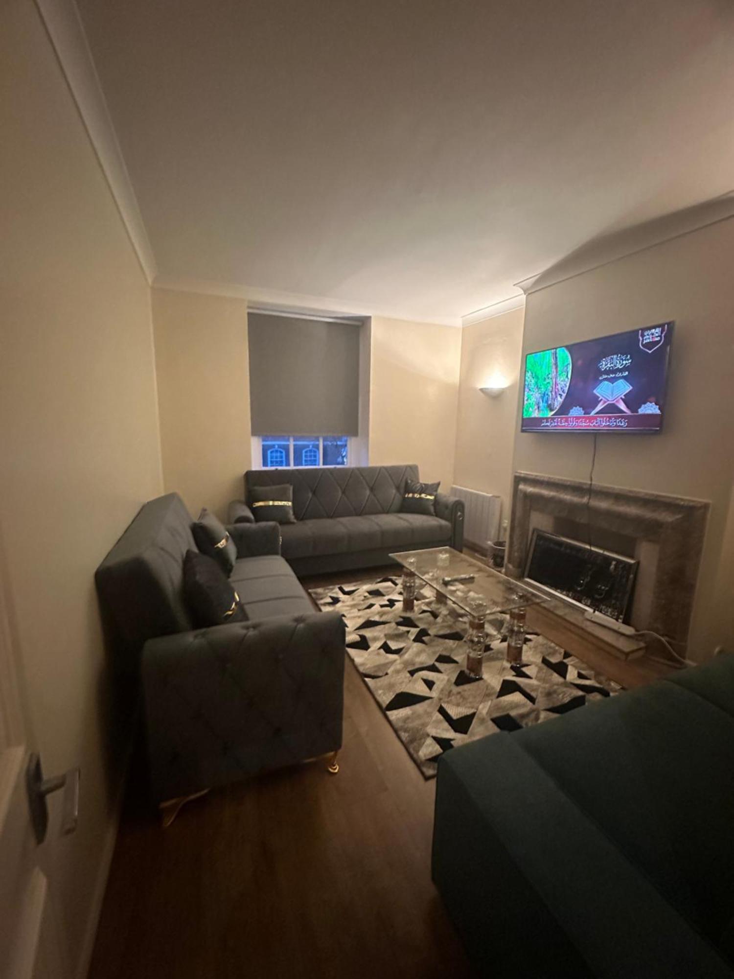 Lovely 3 Bed Regent Park Apartment London