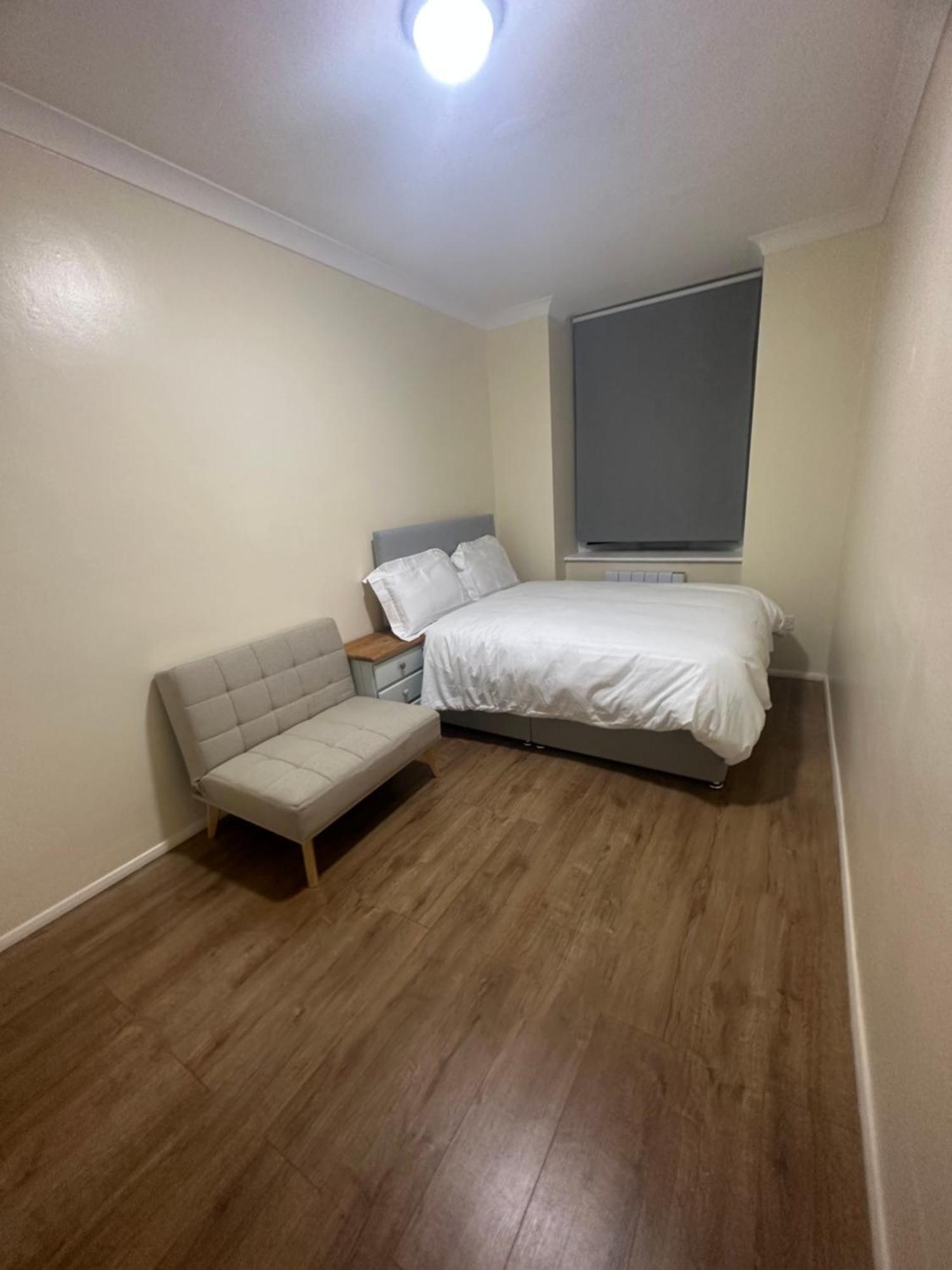 Lovely 3 Bed Regent Park Apartment London