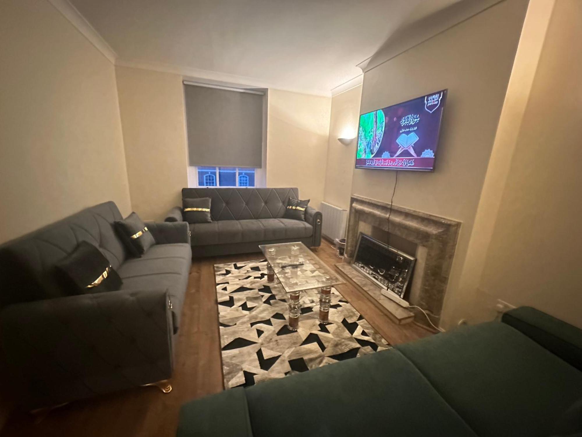 Apartment Lovely 3 Bed Regent Park London