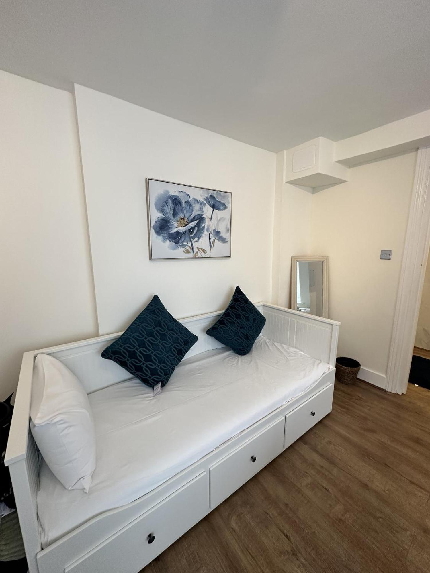 The Chapter- Knightsbridge Apartment London