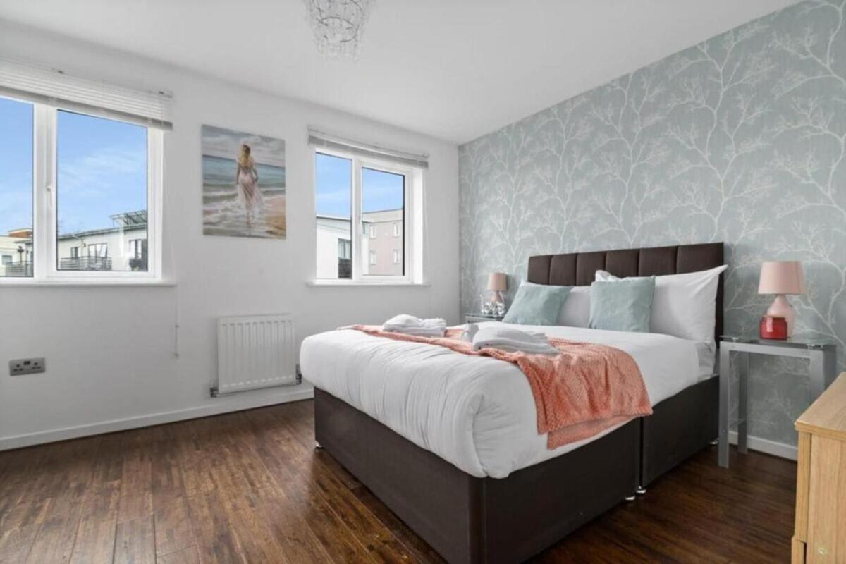 Superb Stonewall Terrace London