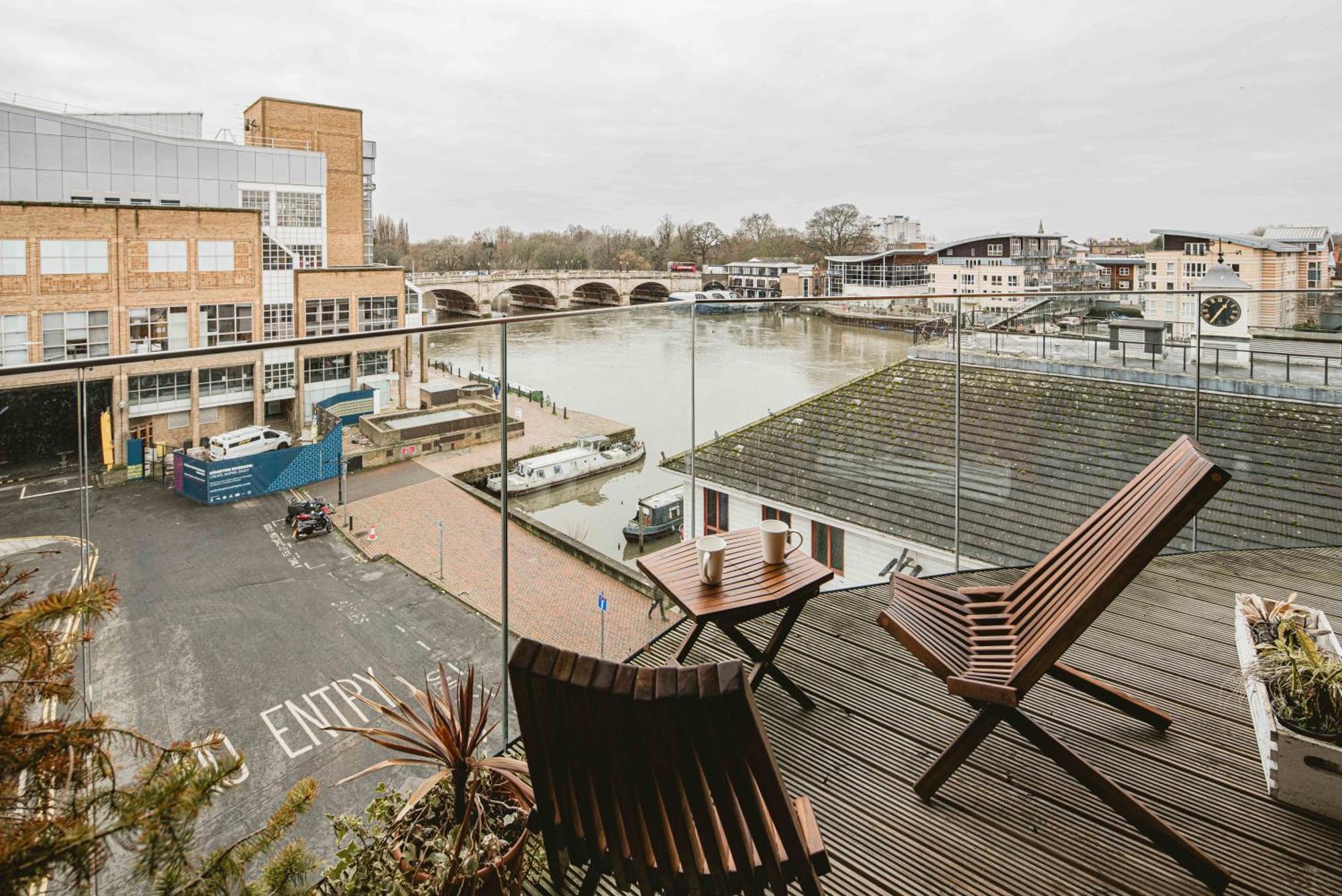 Apartment 2bed Flat With The View/kingston *