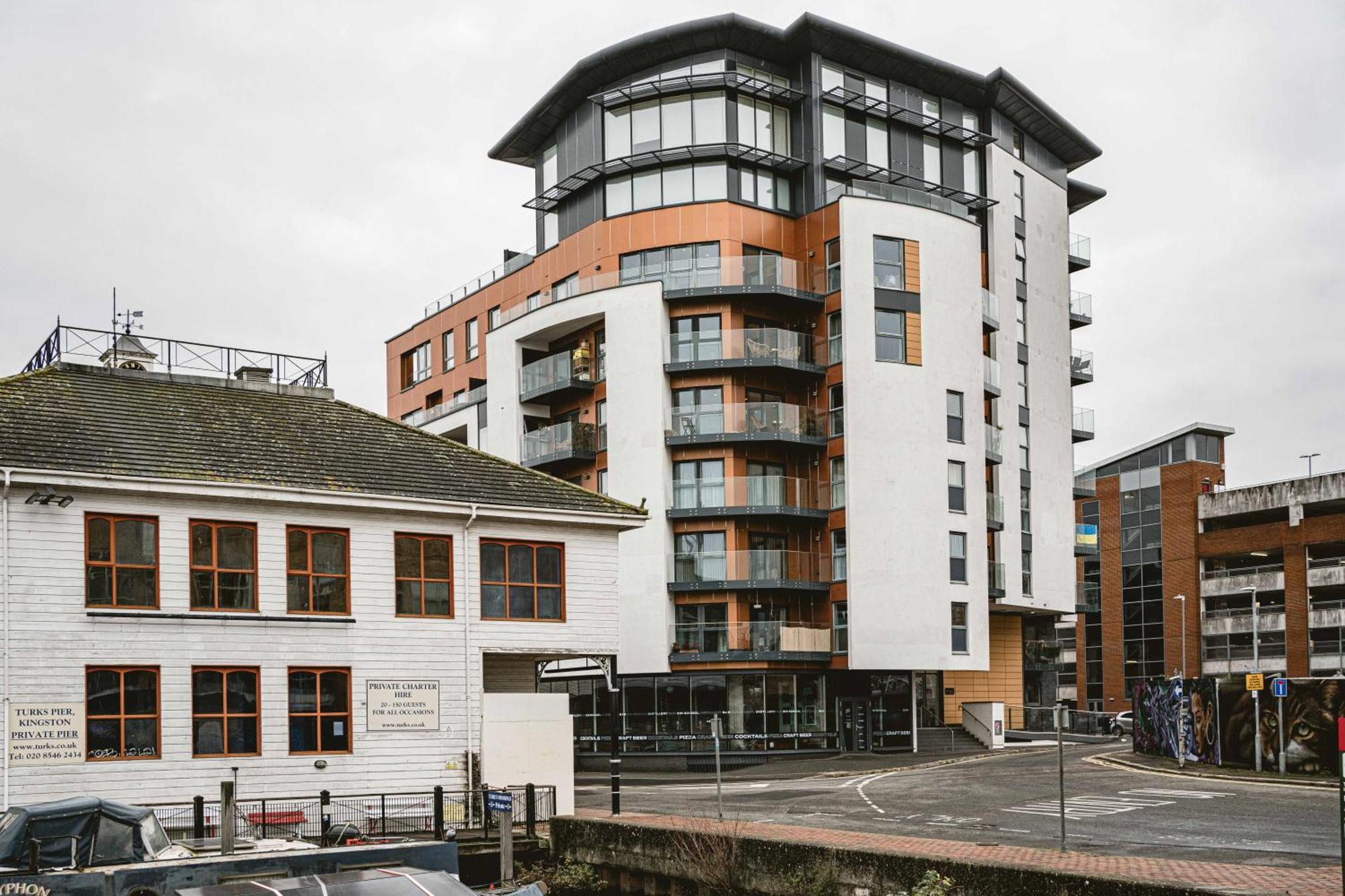 2bed Flat With The View/kingston London