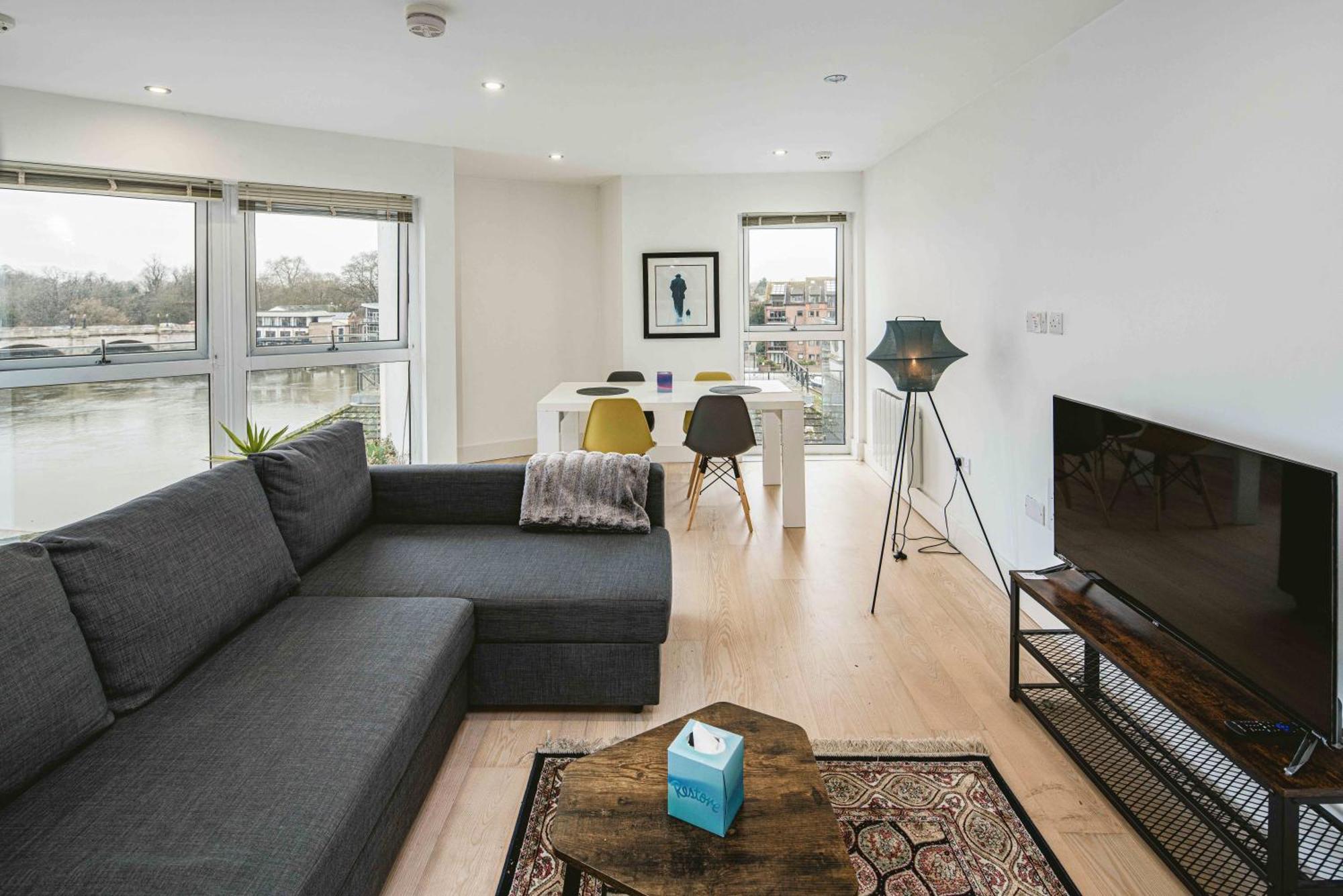 2bed Flat With The View/kingston Apartment *